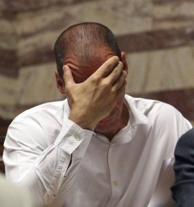Δεν θα ψηφίσει στη Βουλή ο Βαρουφάκης